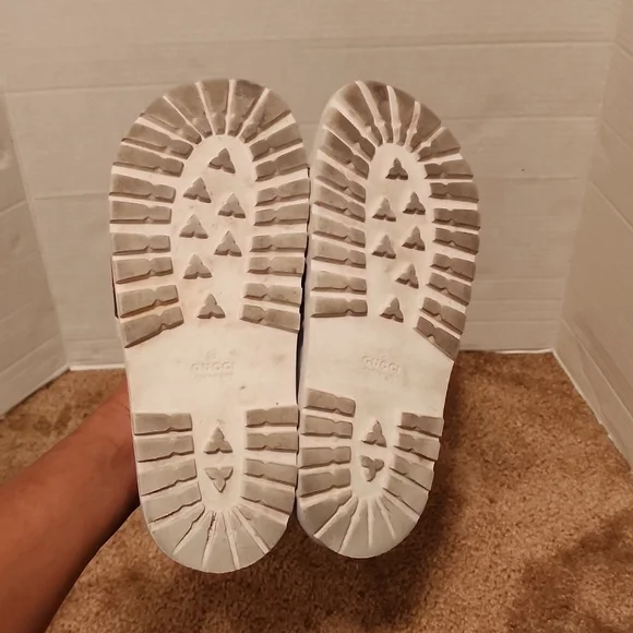 Gucci Men's Slides - Picture 9 of 16